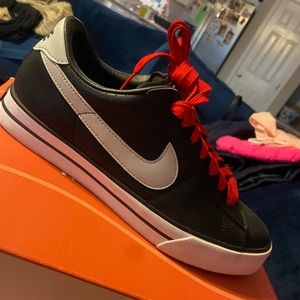 Men’s Nike shoes